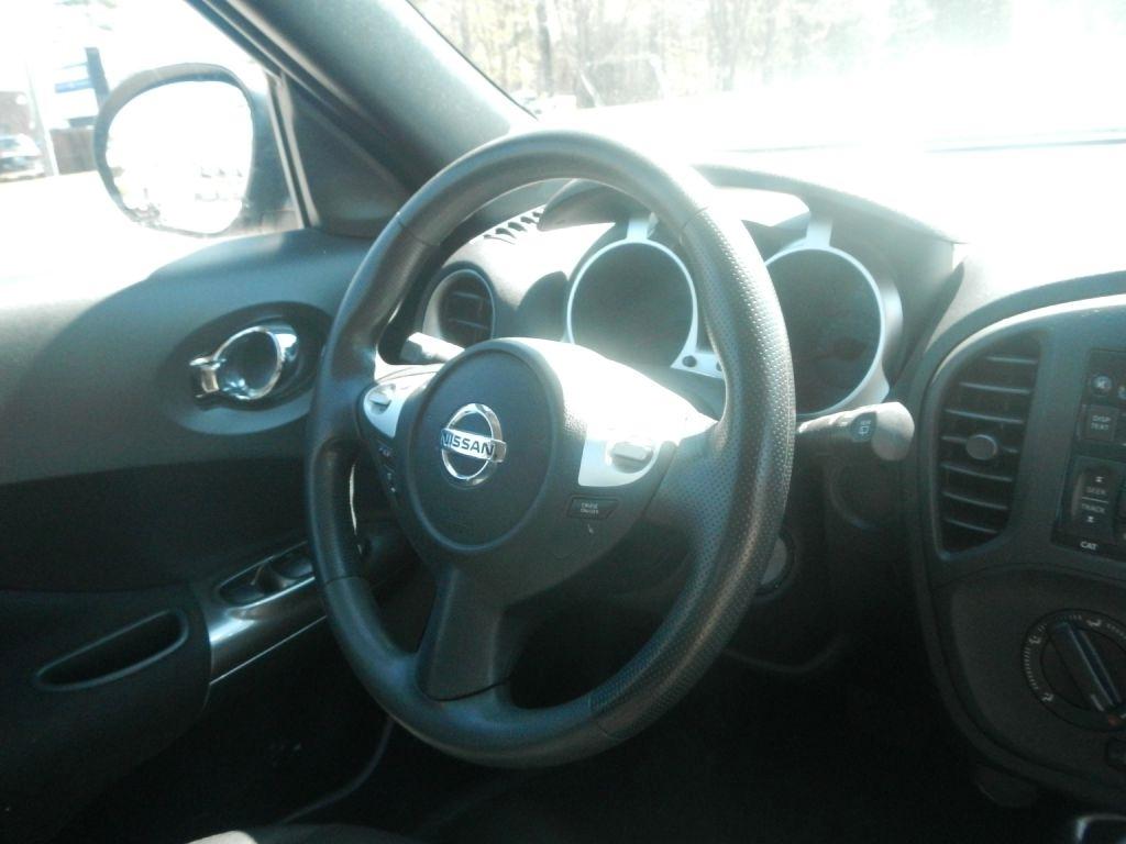 Nissan Juke SV AWD 2011
