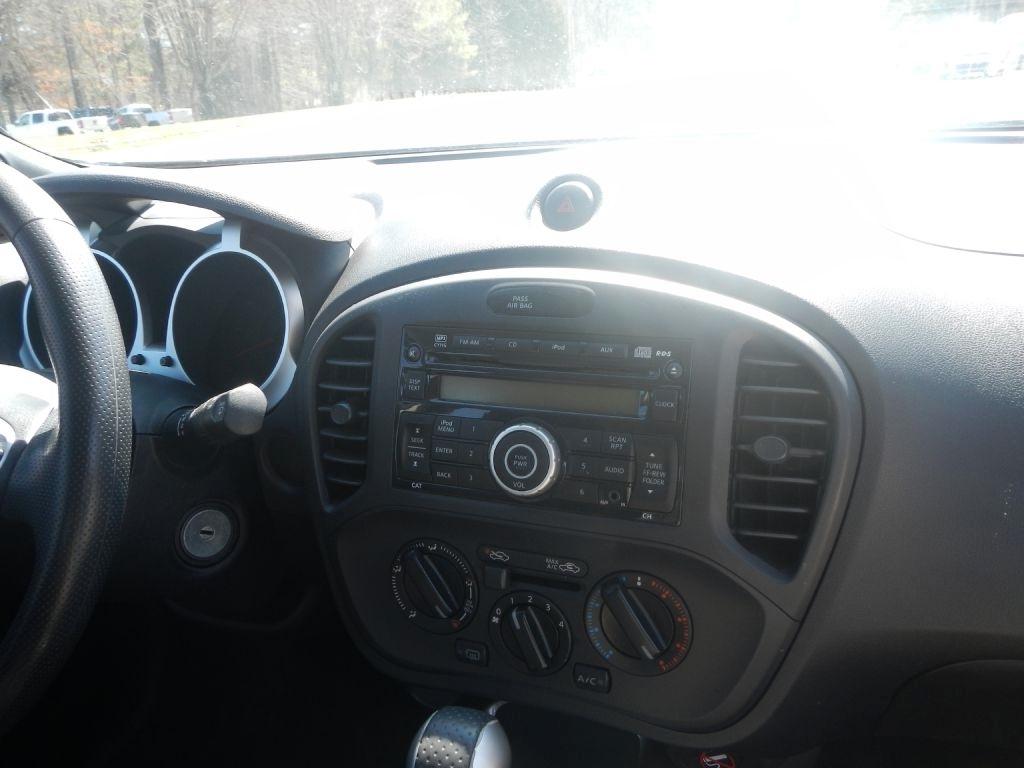 Nissan Juke SV AWD 2011