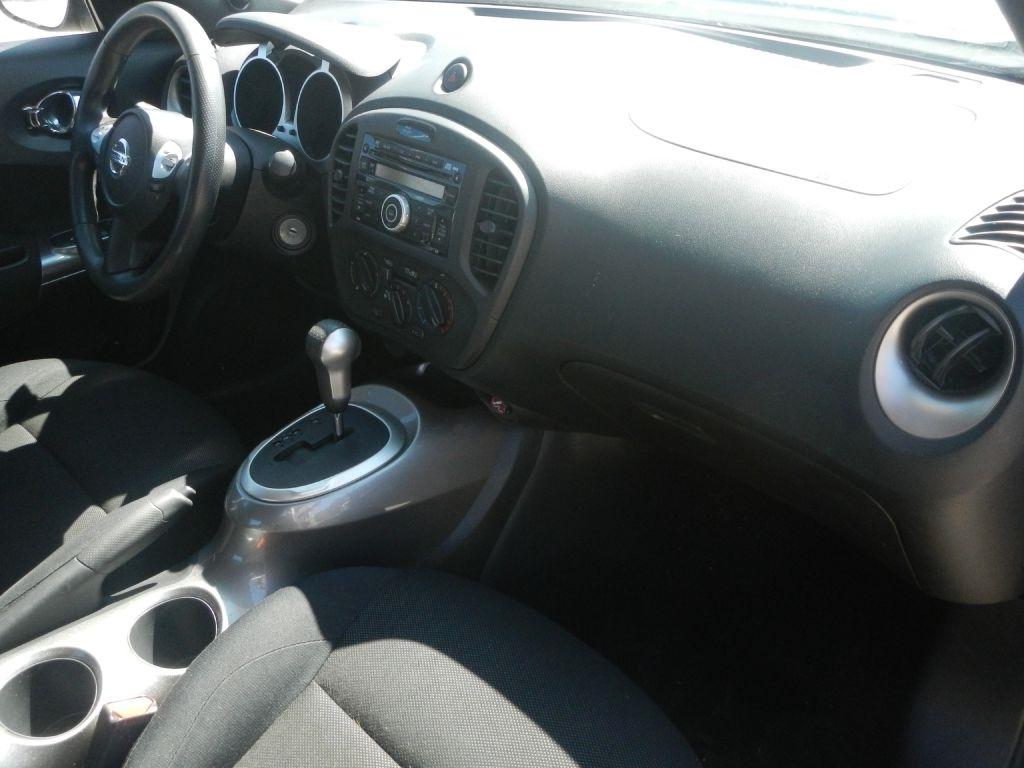 Nissan Juke SV AWD 2011