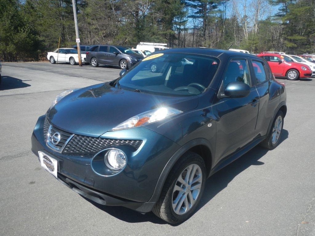 Nissan Juke SV AWD 2011