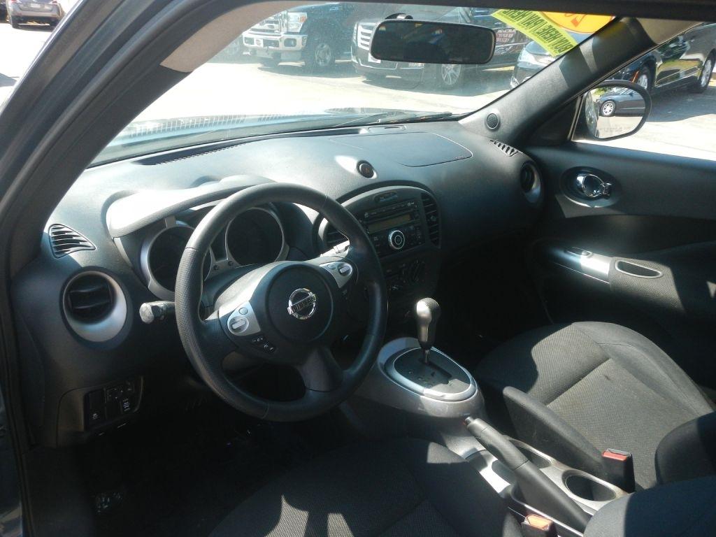 Nissan Juke SV AWD 2011