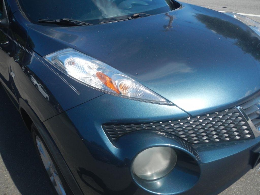 Nissan Juke SV AWD 2011