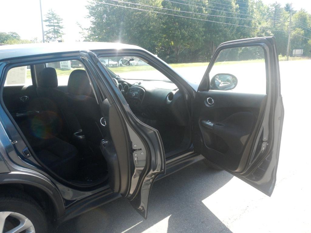 Nissan Juke SV AWD 2011