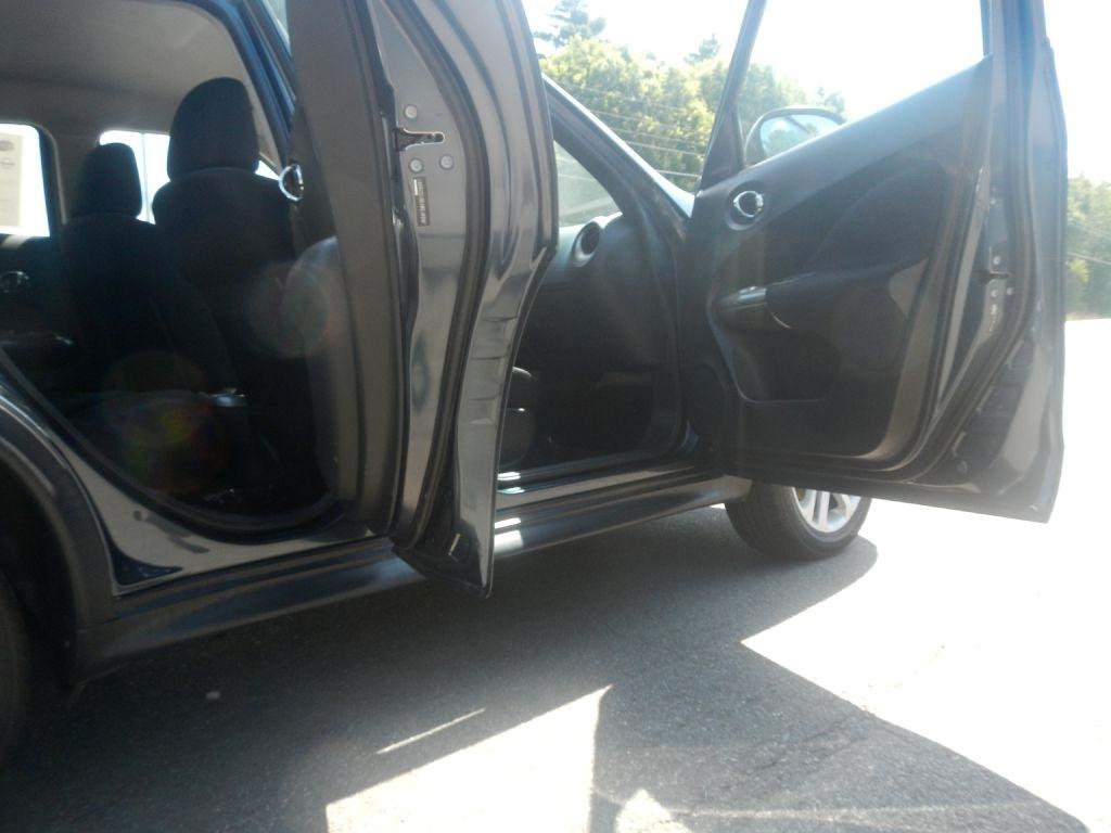 Nissan Juke SV AWD 2011