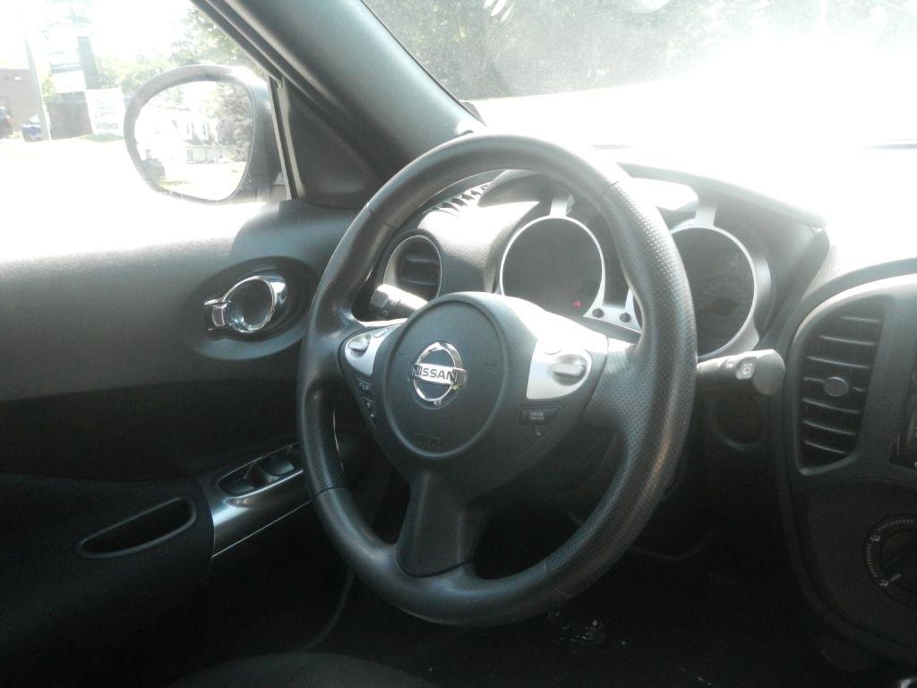 Nissan Juke SV AWD 2011