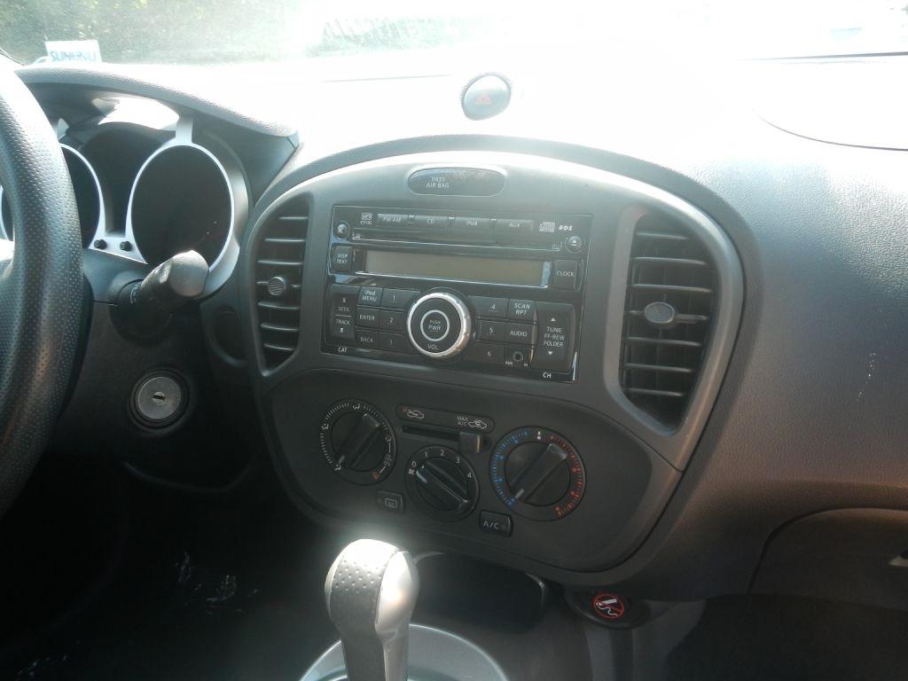 Nissan Juke SV AWD 2011