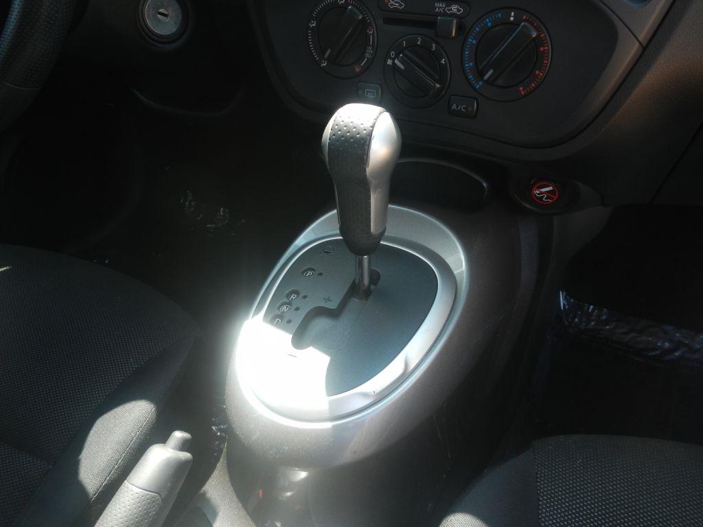 Nissan Juke SV AWD 2011