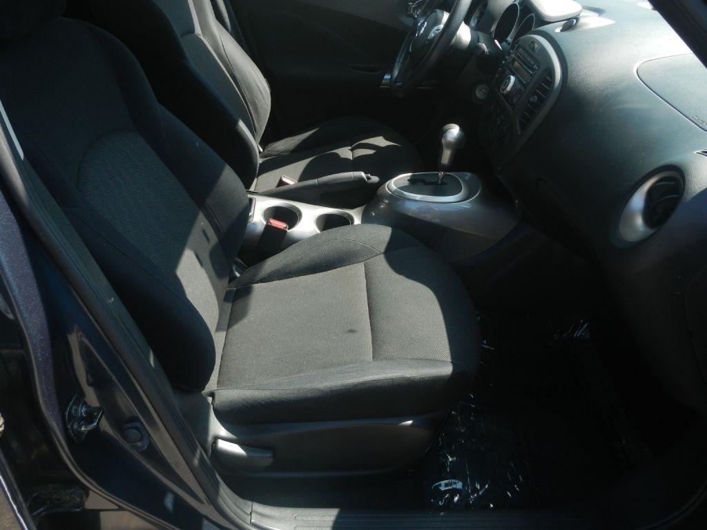 Nissan Juke SV AWD 2011