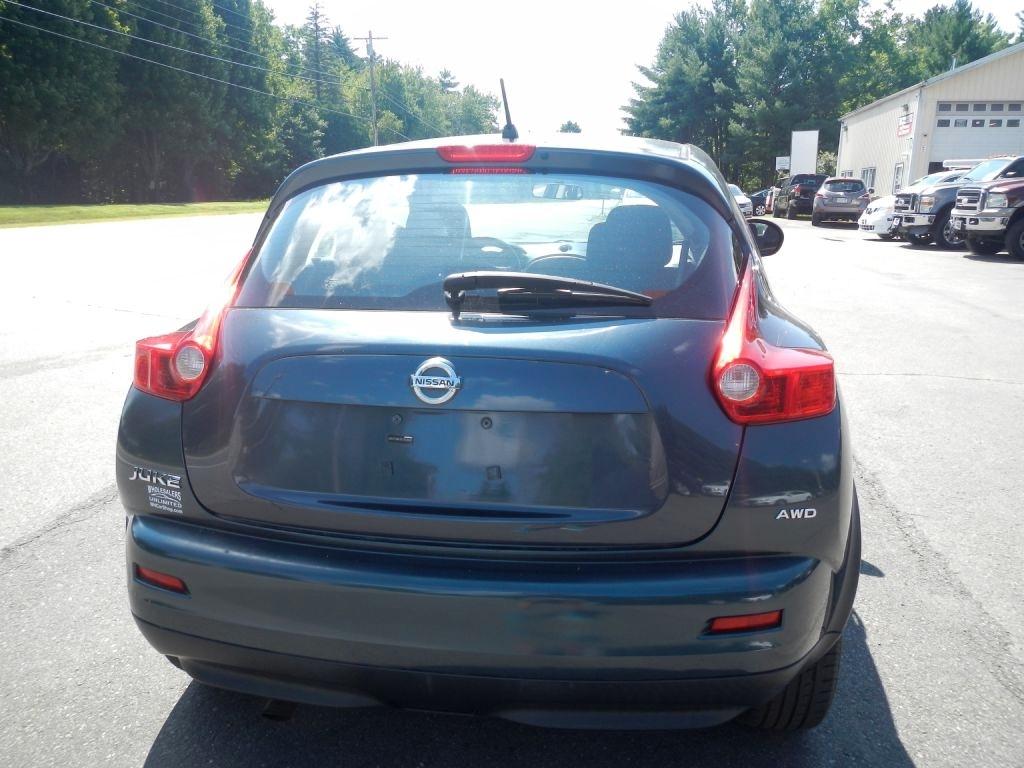 Nissan Juke SV AWD 2011