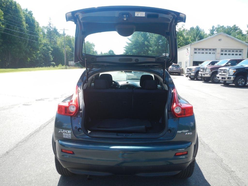 Nissan Juke SV AWD 2011