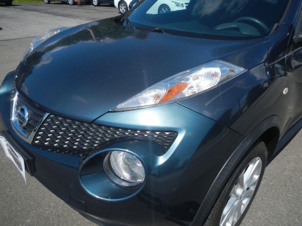 Nissan Juke SV AWD 2011