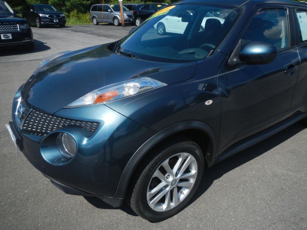 Nissan Juke SV AWD 2011