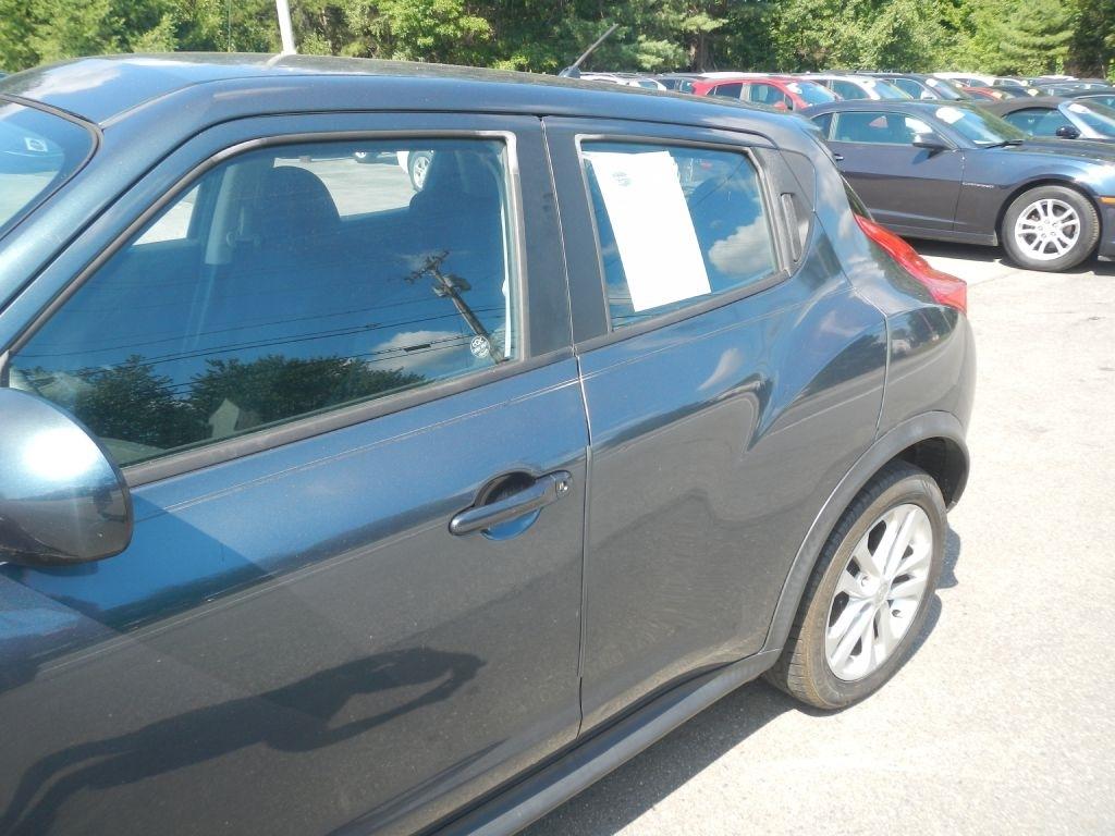 Nissan Juke SV AWD 2011