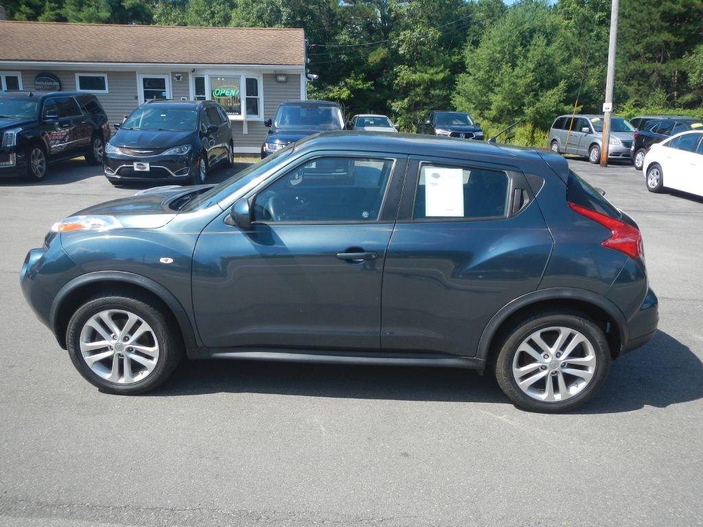 Nissan Juke SV AWD 2011