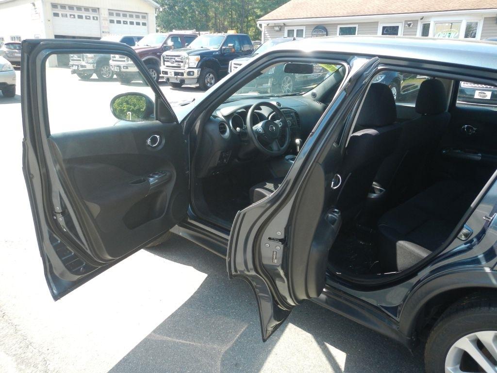 Nissan Juke SV AWD 2011