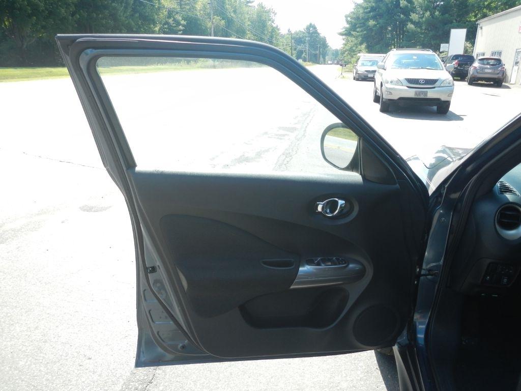 Nissan Juke SV AWD 2011