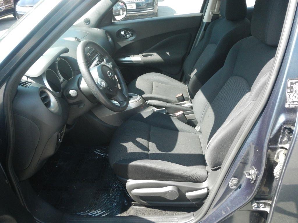 Nissan Juke SV AWD 2011