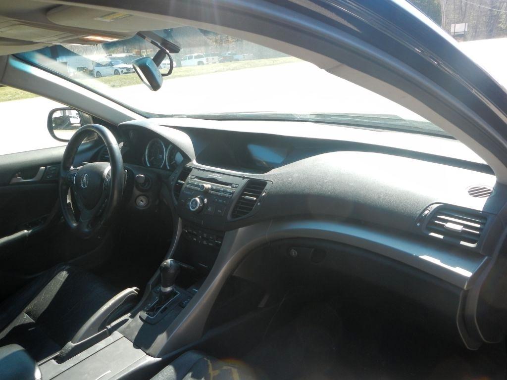 Acura TSX V6 5-Speed AT 2010