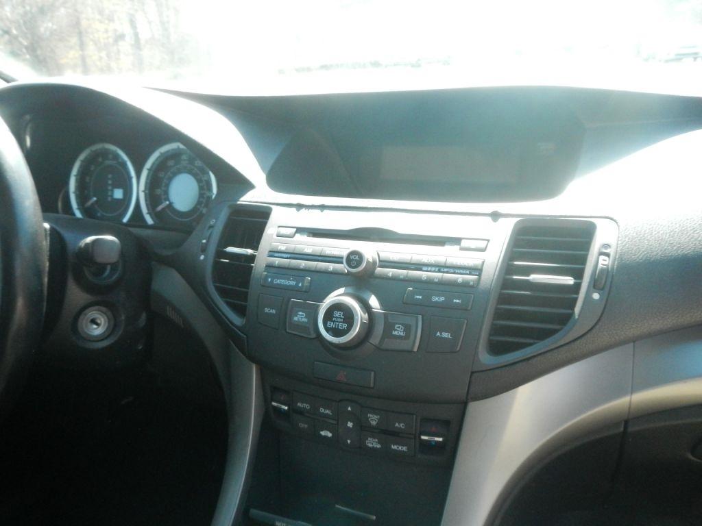 Acura TSX V6 5-Speed AT 2010