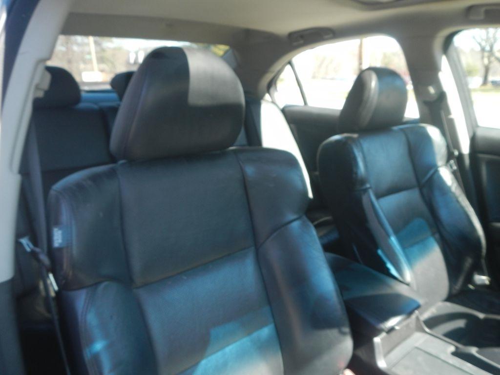 Acura TSX V6 5-Speed AT 2010