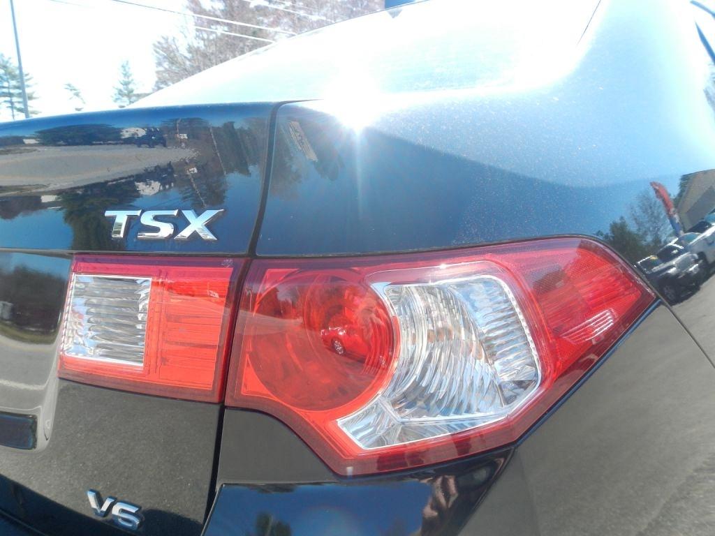 Acura TSX V6 5-Speed AT 2010
