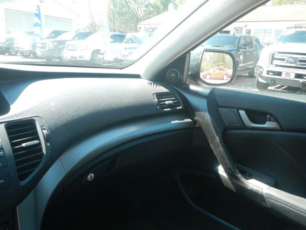 Acura TSX V6 5-Speed AT 2010