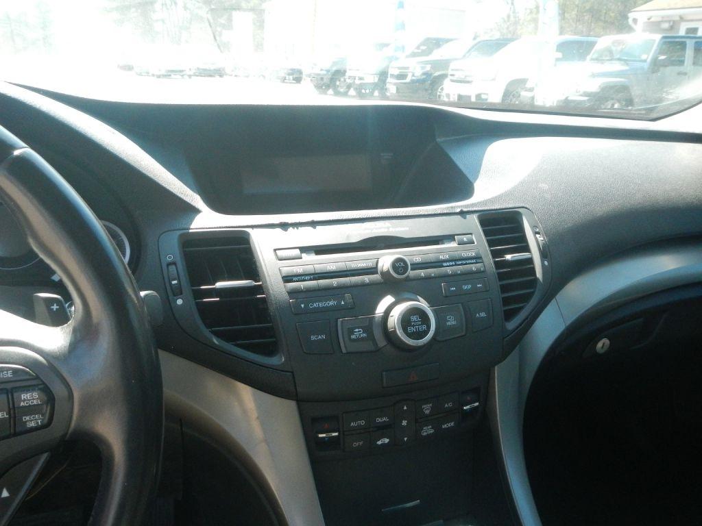 Acura TSX V6 5-Speed AT 2010