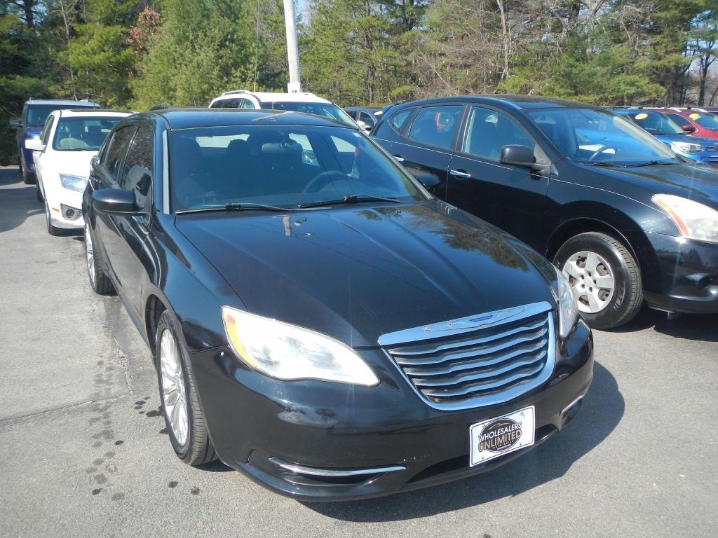 Chrysler 200 LX 2012