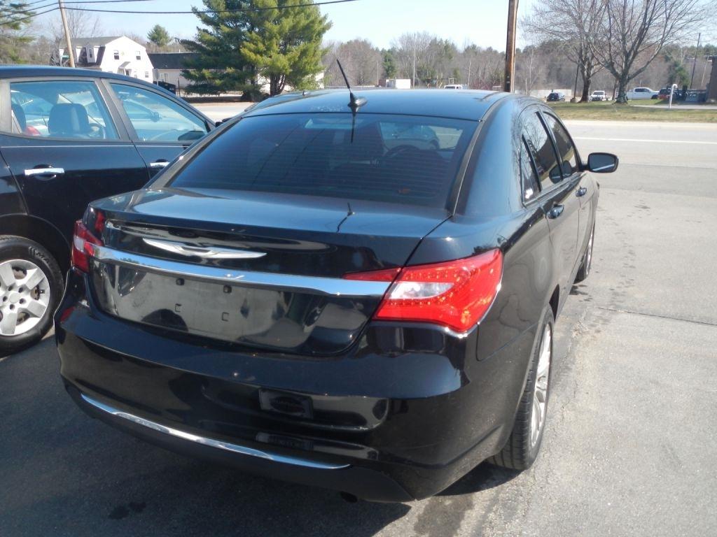 Chrysler 200 LX 2012