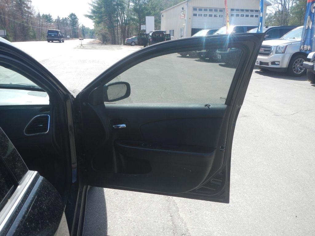 Chrysler 200 LX 2012