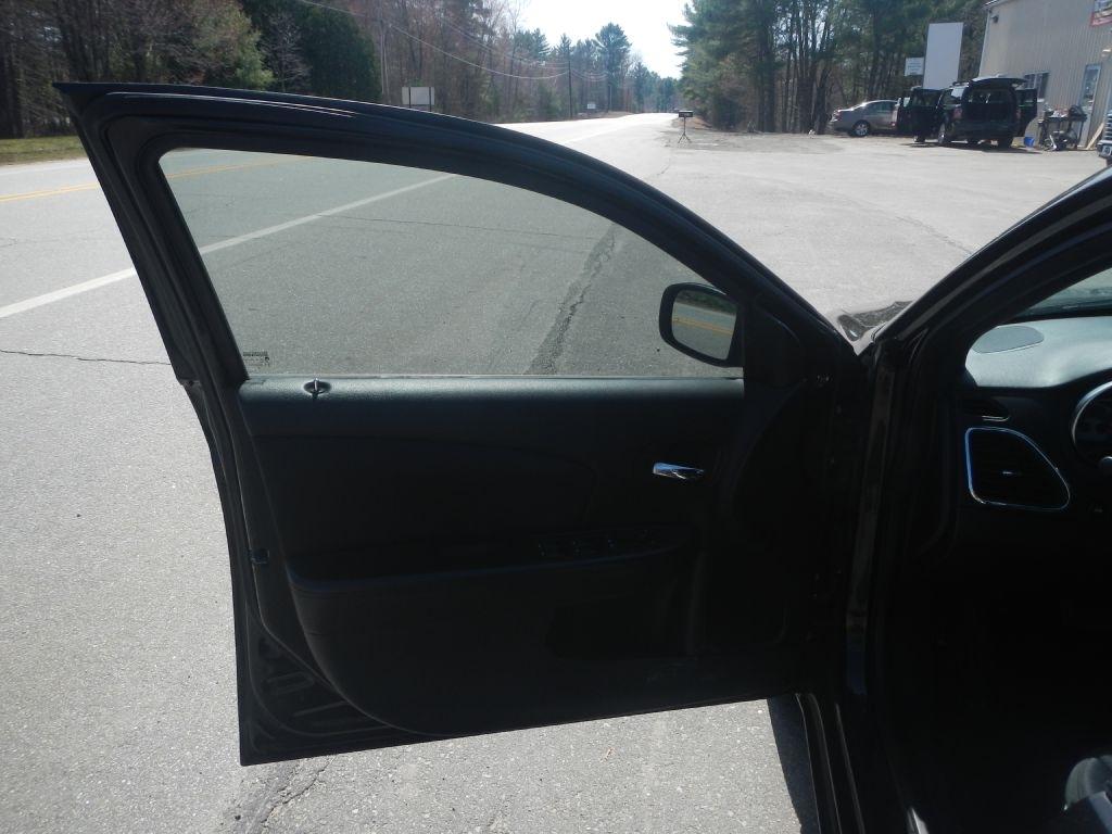 Chrysler 200 LX 2012