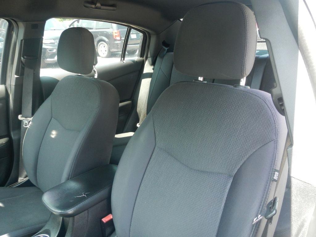 Chrysler 200 LX 2012