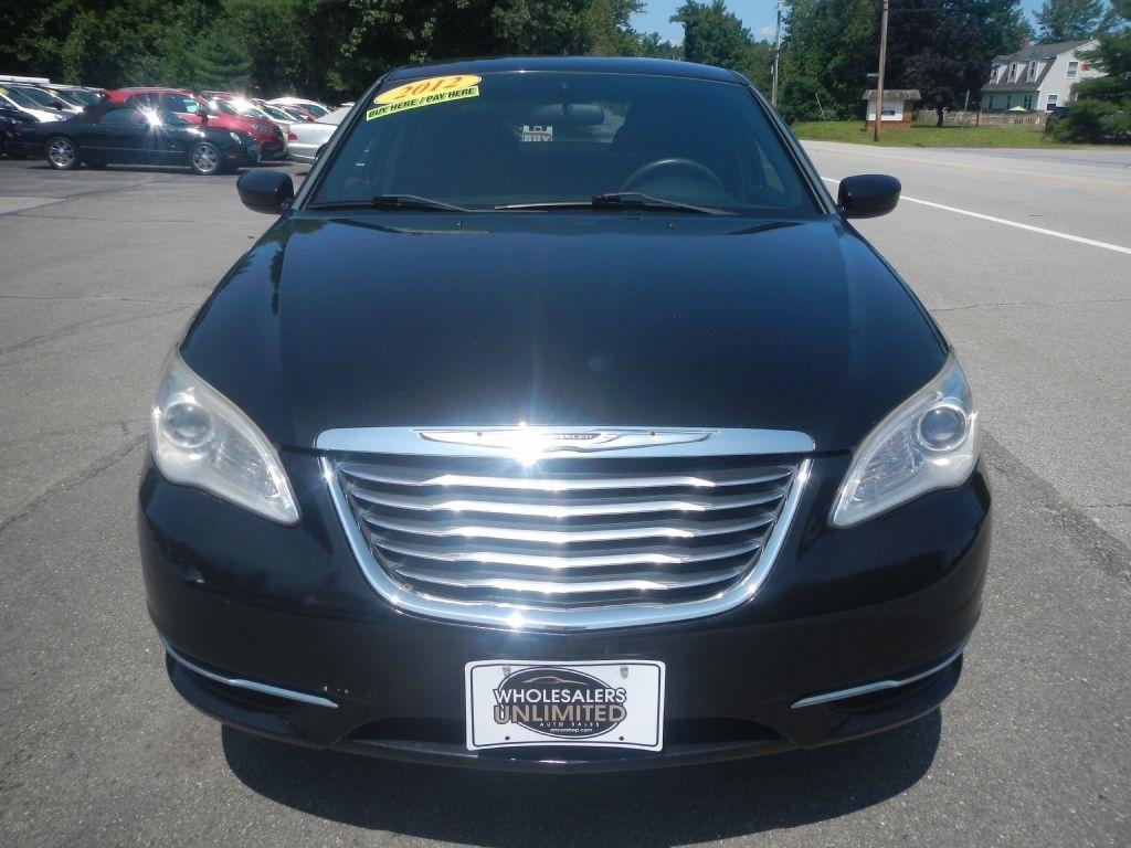 Chrysler 200 LX 2012