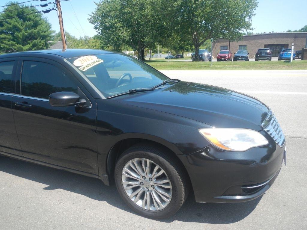 Chrysler 200 LX 2012