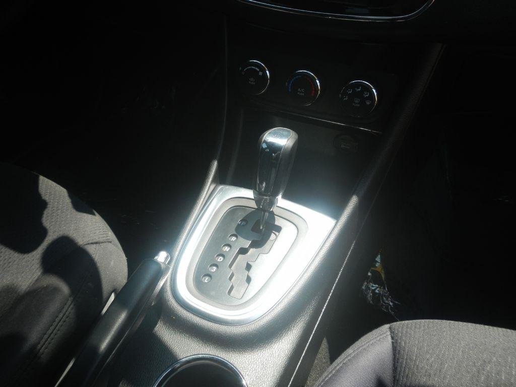 Chrysler 200 LX 2012