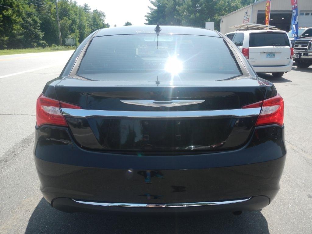 Chrysler 200 LX 2012