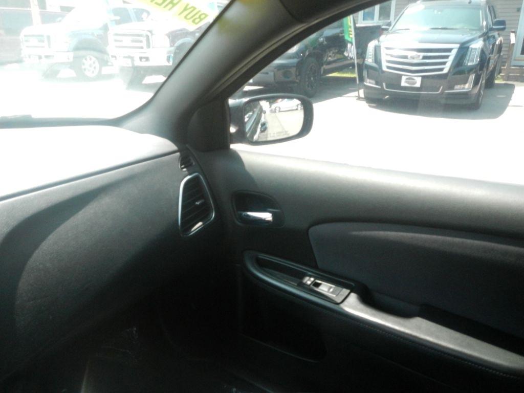 Chrysler 200 LX 2012