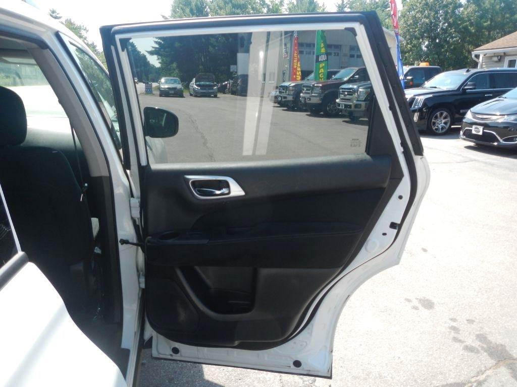 Nissan Pathfinder S 4WD 2016