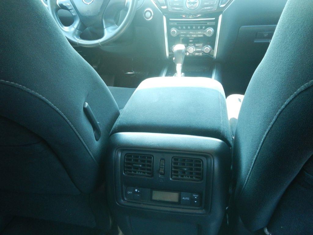 Nissan Pathfinder S 4WD 2016