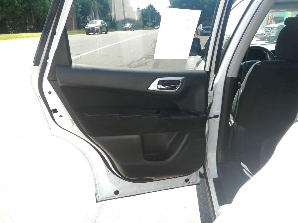 Nissan Pathfinder S 4WD 2016