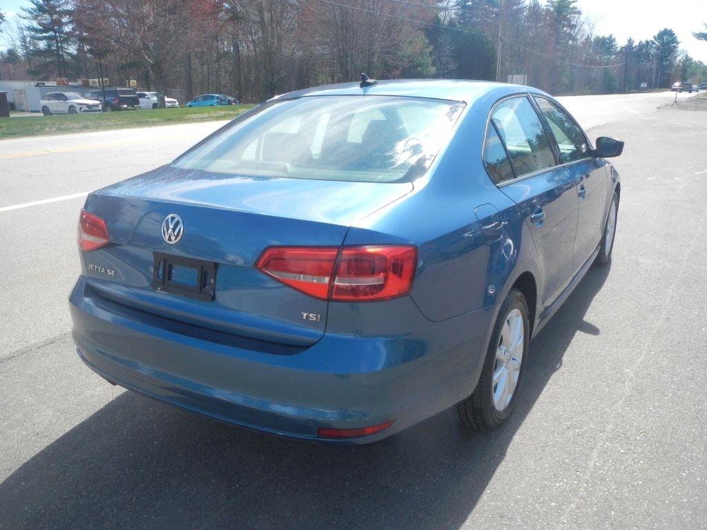 Volkswagen Jetta SE 6A 2015