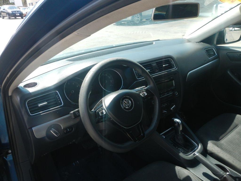 Volkswagen Jetta SE 6A 2015
