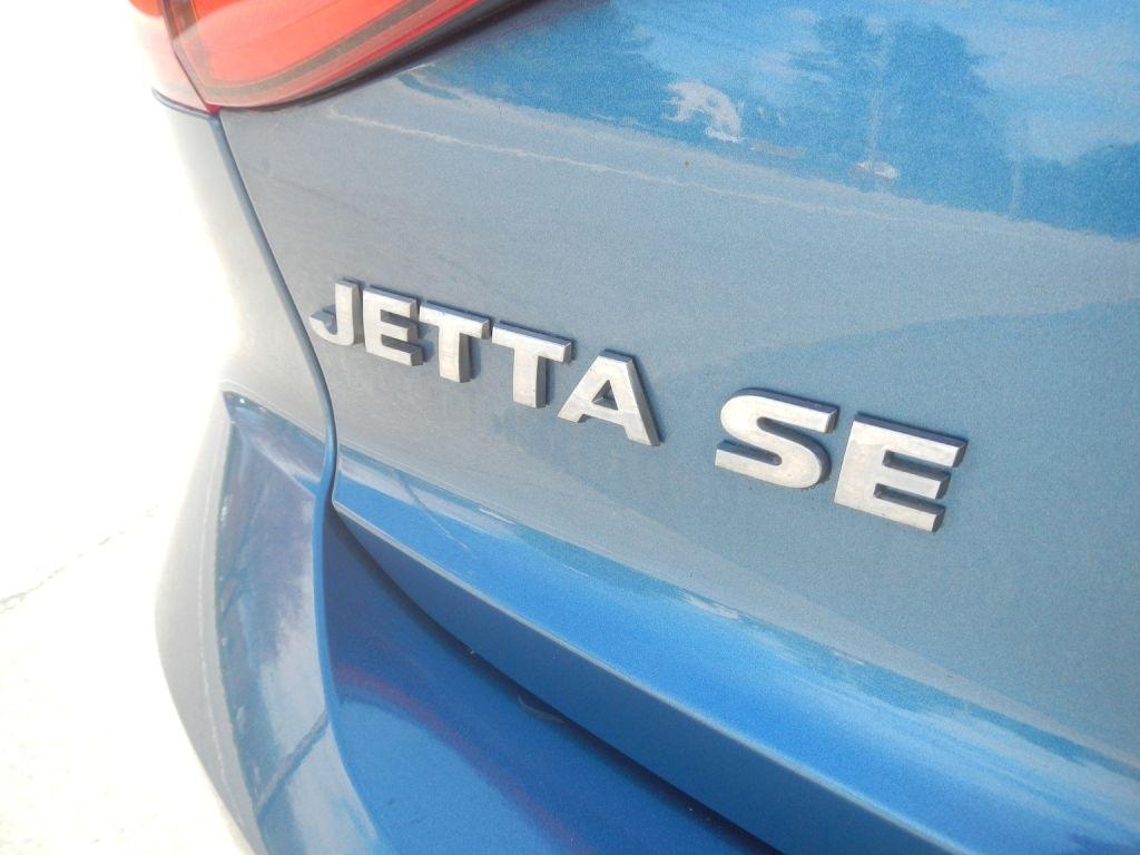 Volkswagen Jetta SE 6A 2015
