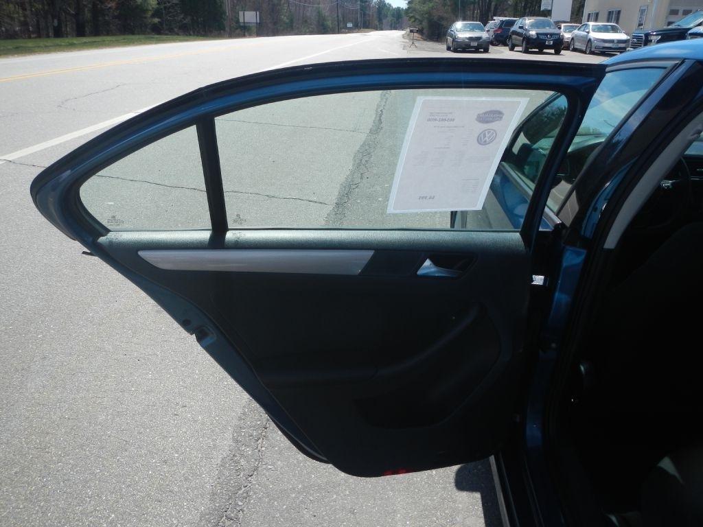 Volkswagen Jetta SE 6A 2015