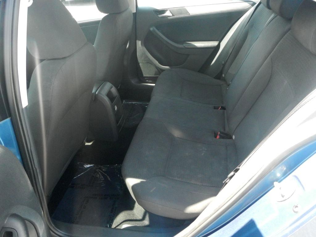 Volkswagen Jetta SE 6A 2015