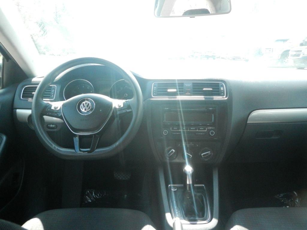 Volkswagen Jetta SE 6A 2015