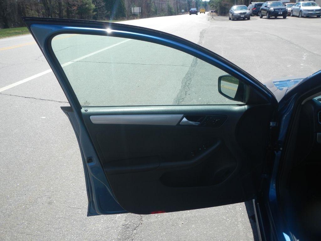 Volkswagen Jetta SE 6A 2015