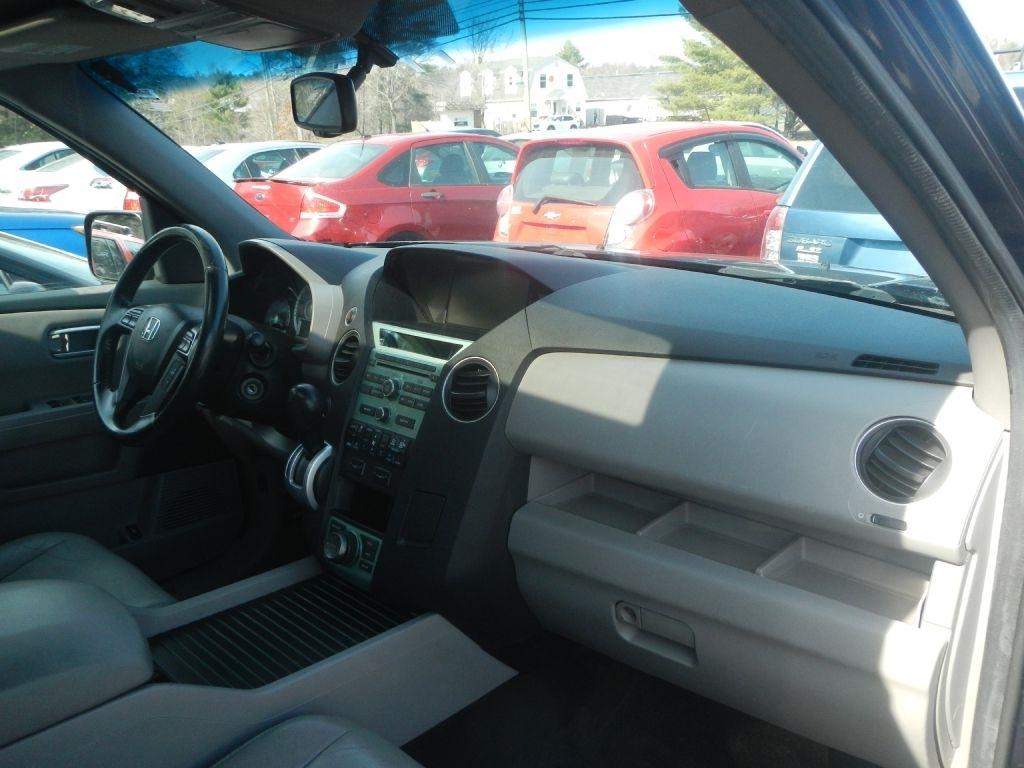 Honda Pilot EX-L 4WD 5-Spd AT with Navigation 2011