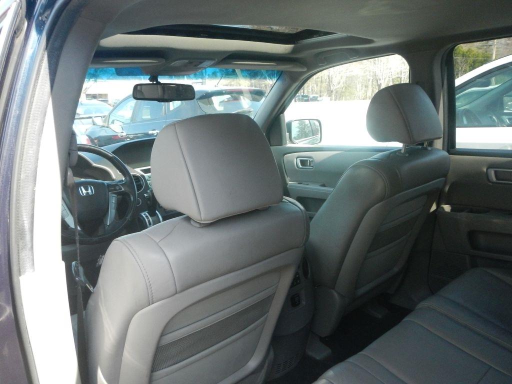 Honda Pilot EX-L 4WD 5-Spd AT with Navigation 2011