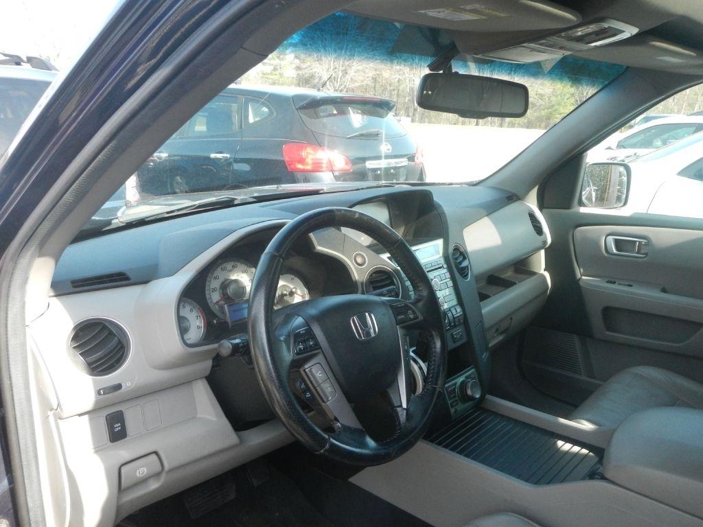 Honda Pilot EX-L 4WD 5-Spd AT with Navigation 2011